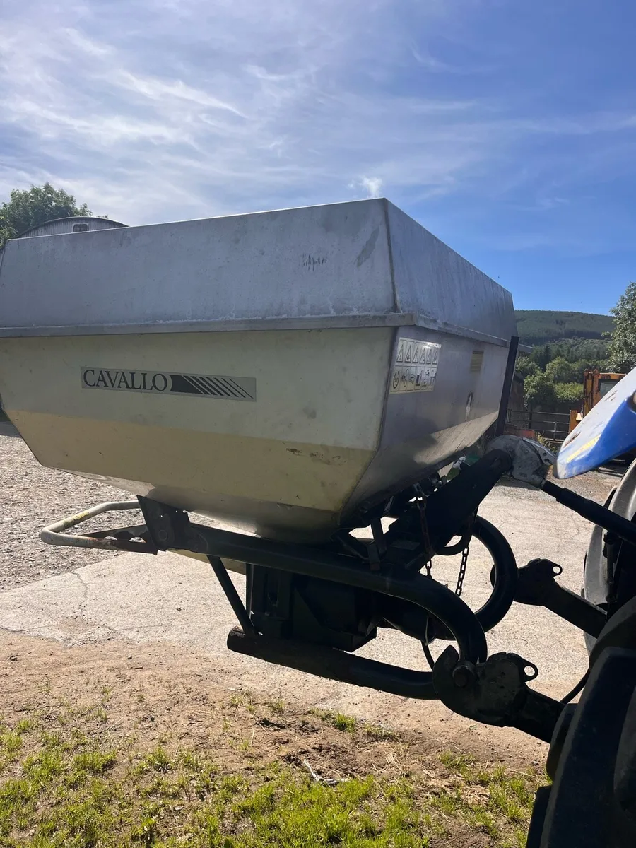 Cavallo fertiliser spreader - Image 3