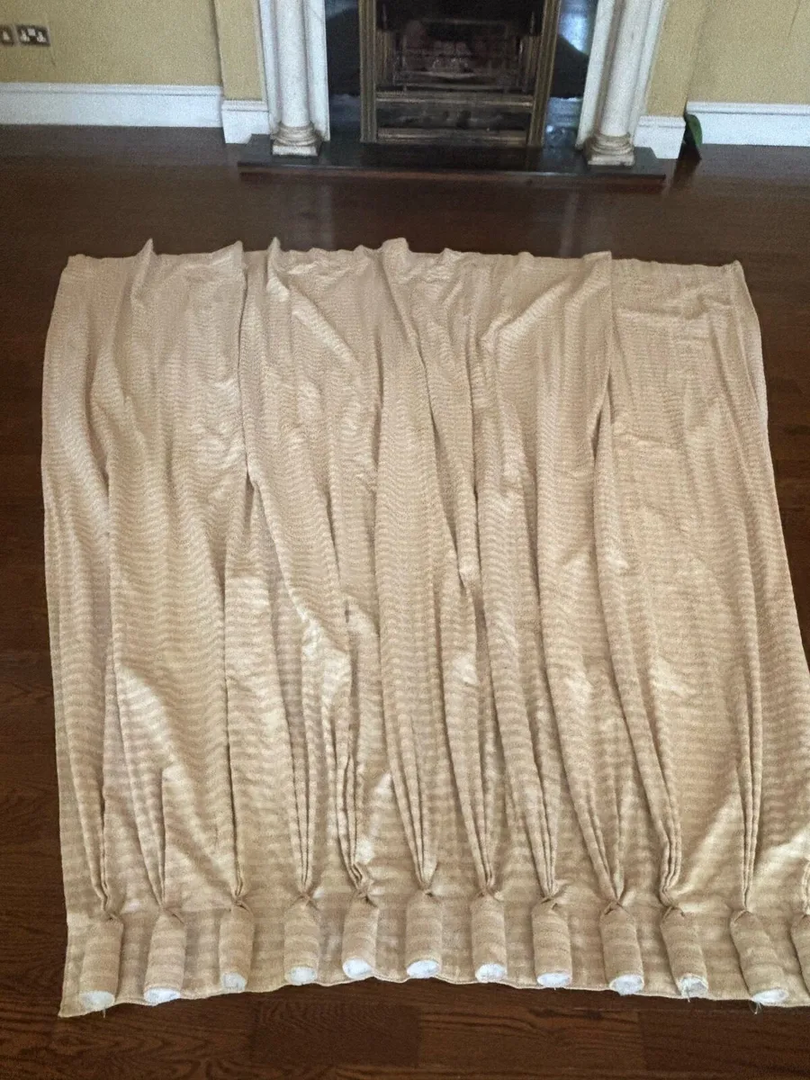 Bespoke hand made Goblet pleat Curtains - Image 1