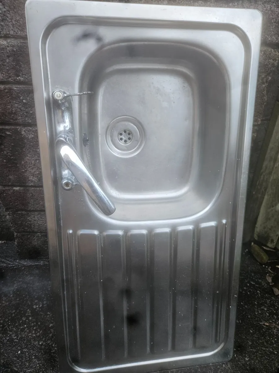 Kitchen sink - Image 1