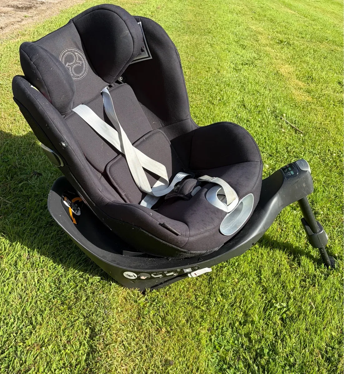 Cybex Sirona M2 i-Size Car Seat with ISOFIX Base - Image 3