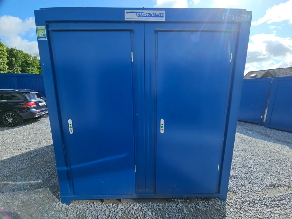 Double Mains Steel Toilet 8' - Image 1