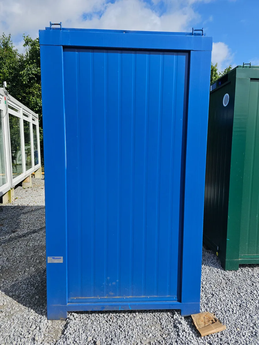 Double Mains Steel Toilet 8' - Image 4