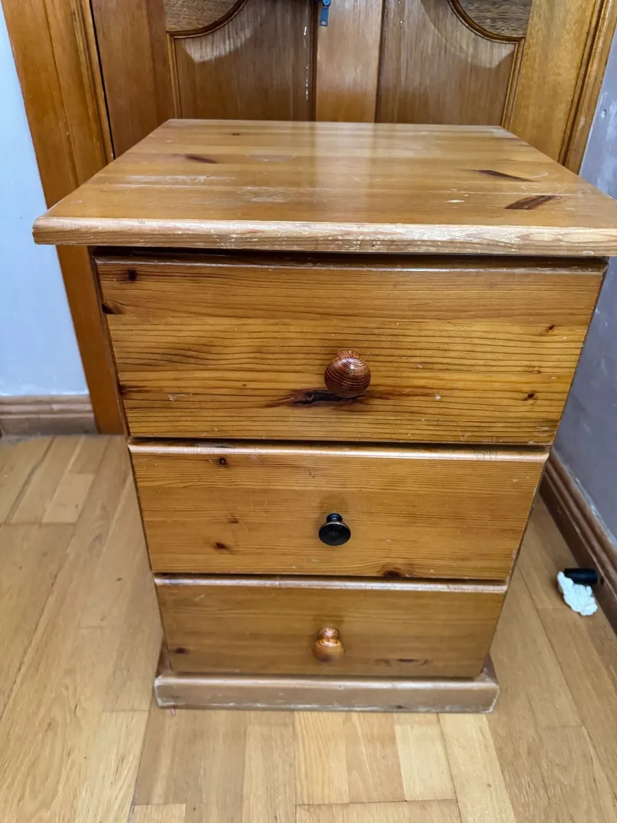 Wardrobe, chest of drawers, bedside drawers - Image 4