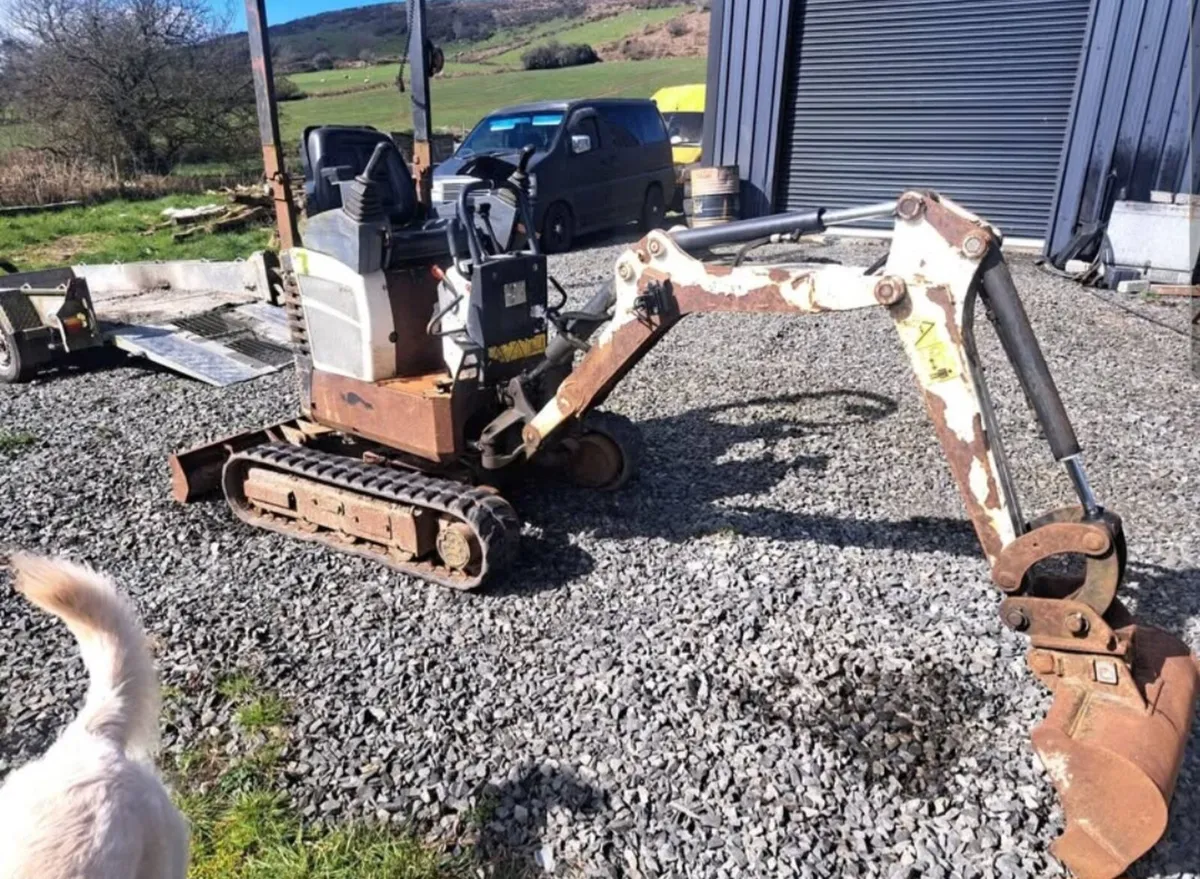 Bobcat e10 micro digger - Image 3