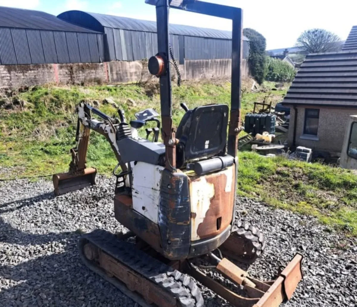 Bobcat e10 micro digger - Image 4