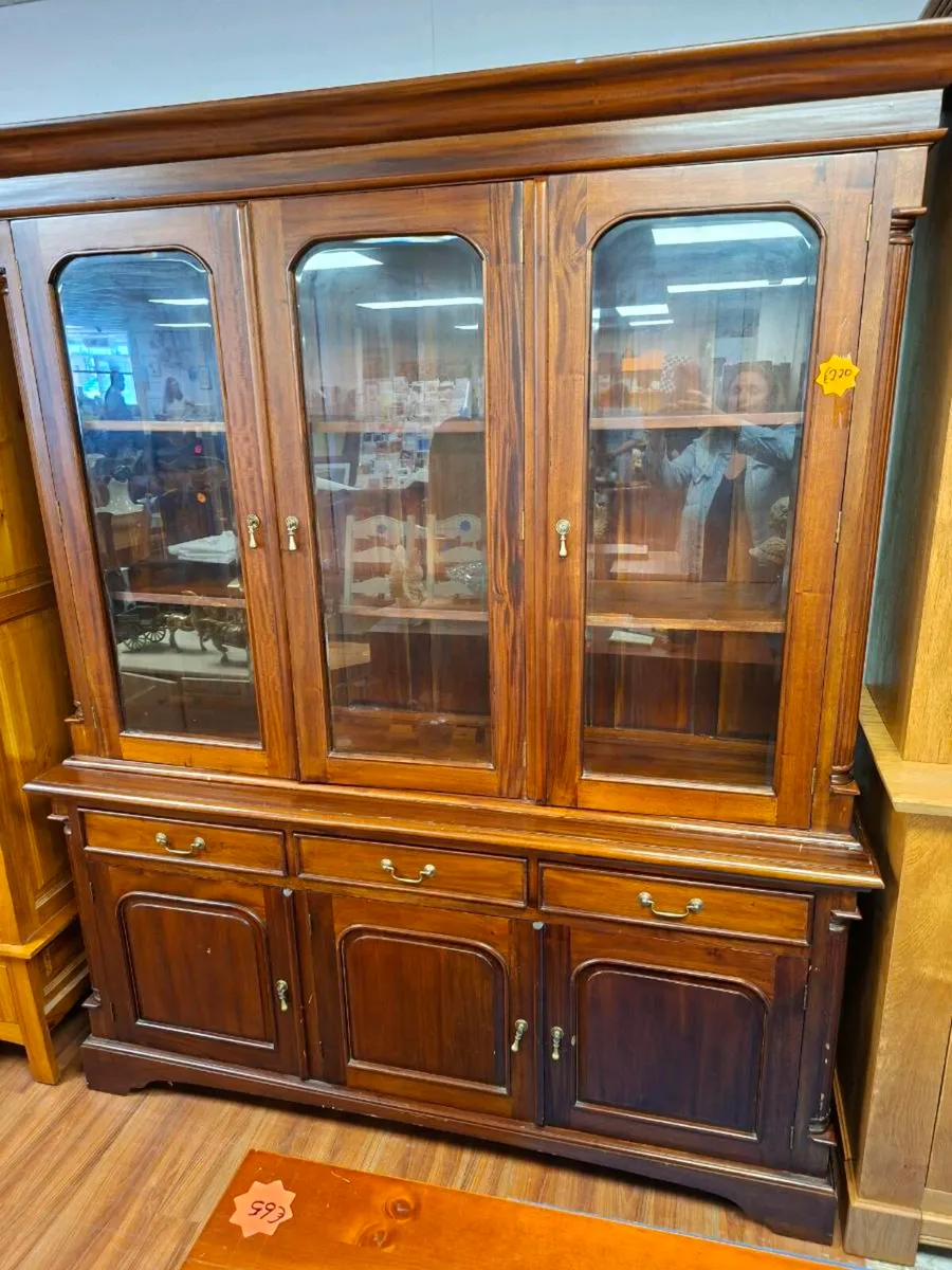 GLASS DISPLAY CABINET - Image 1