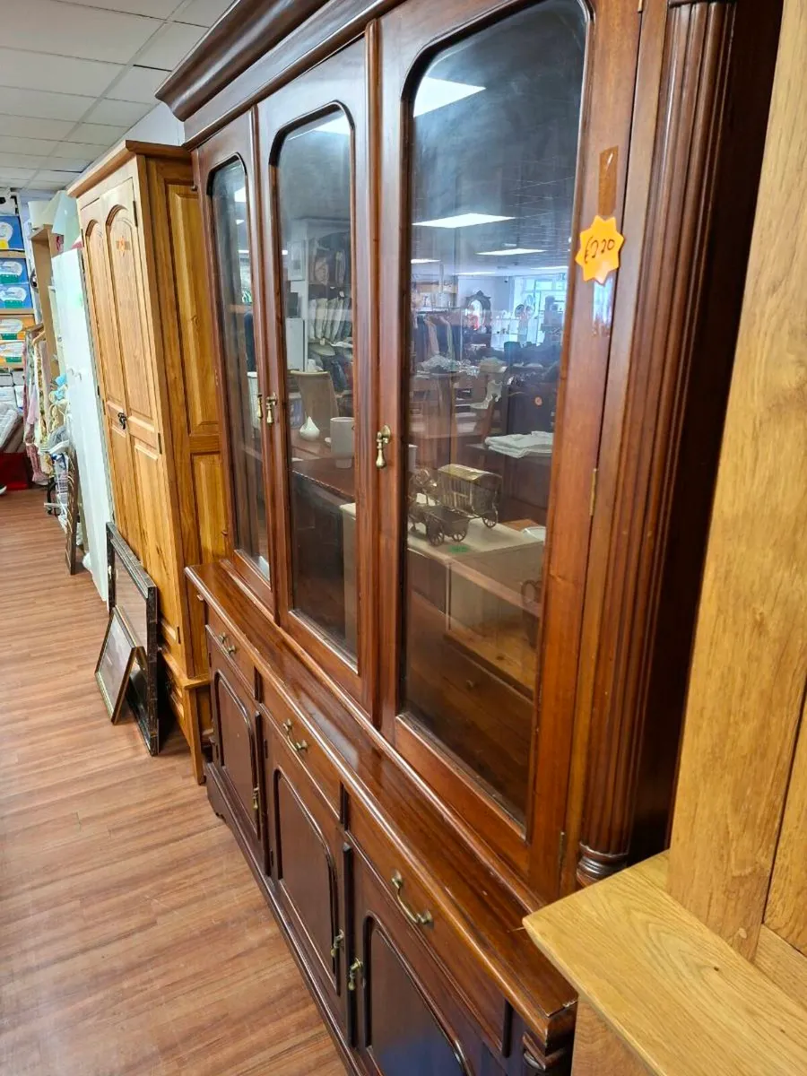 GLASS DISPLAY CABINET - Image 2