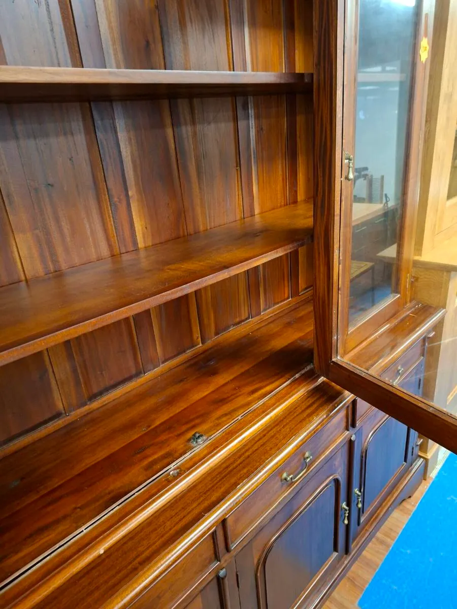 GLASS DISPLAY CABINET - Image 3