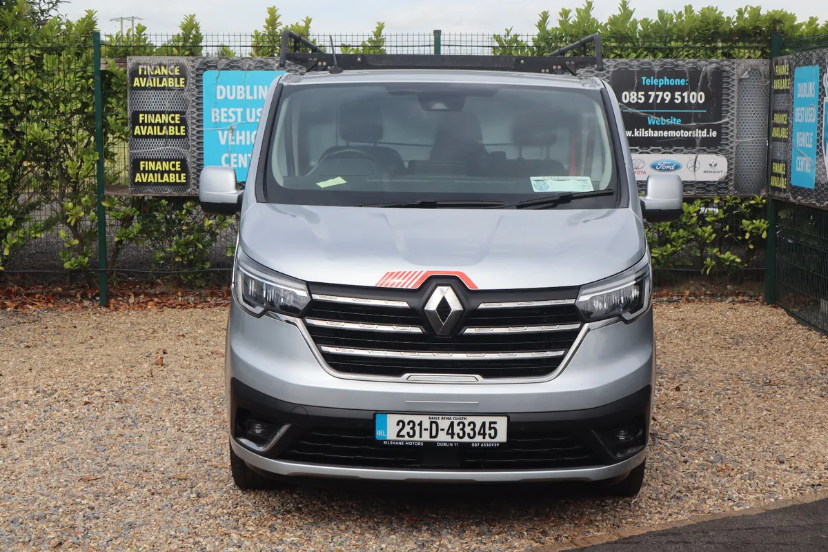 Renault Trafic Sport Lwb AC 2023 - Image 2