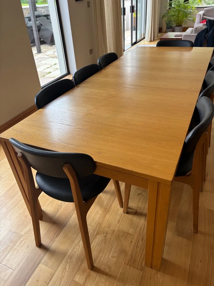 KITCHEN TABLE - Image 1