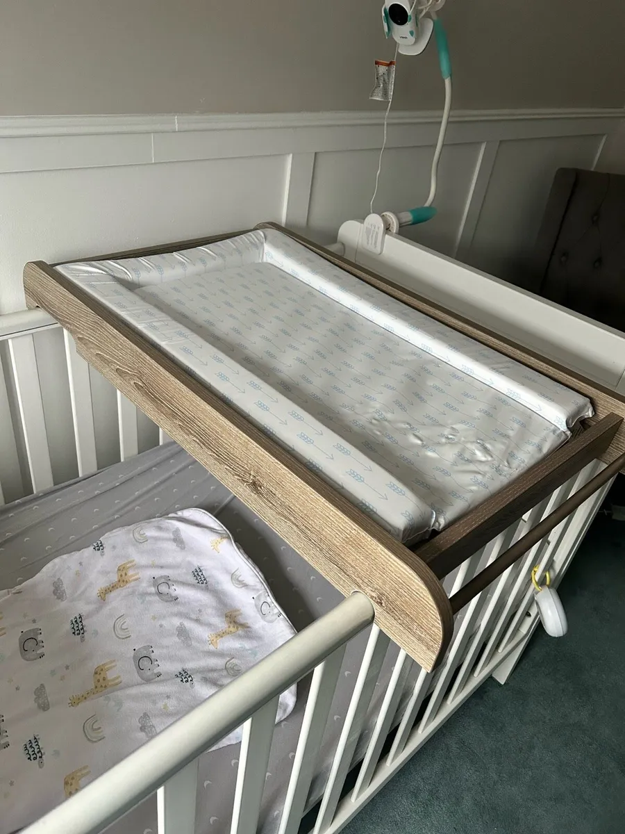Universal Cot Top Changer - Image 1