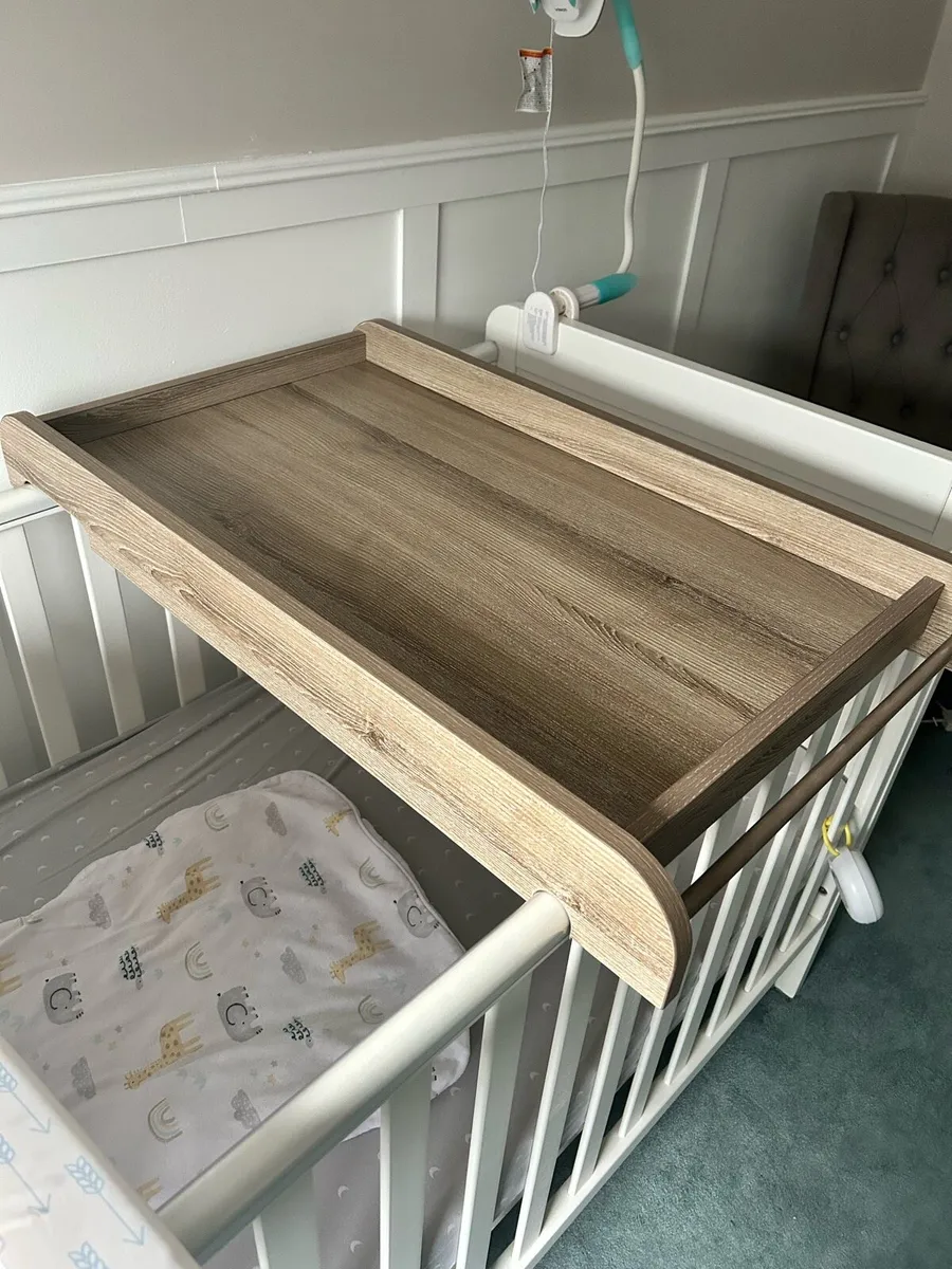 Universal Cot Top Changer - Image 2