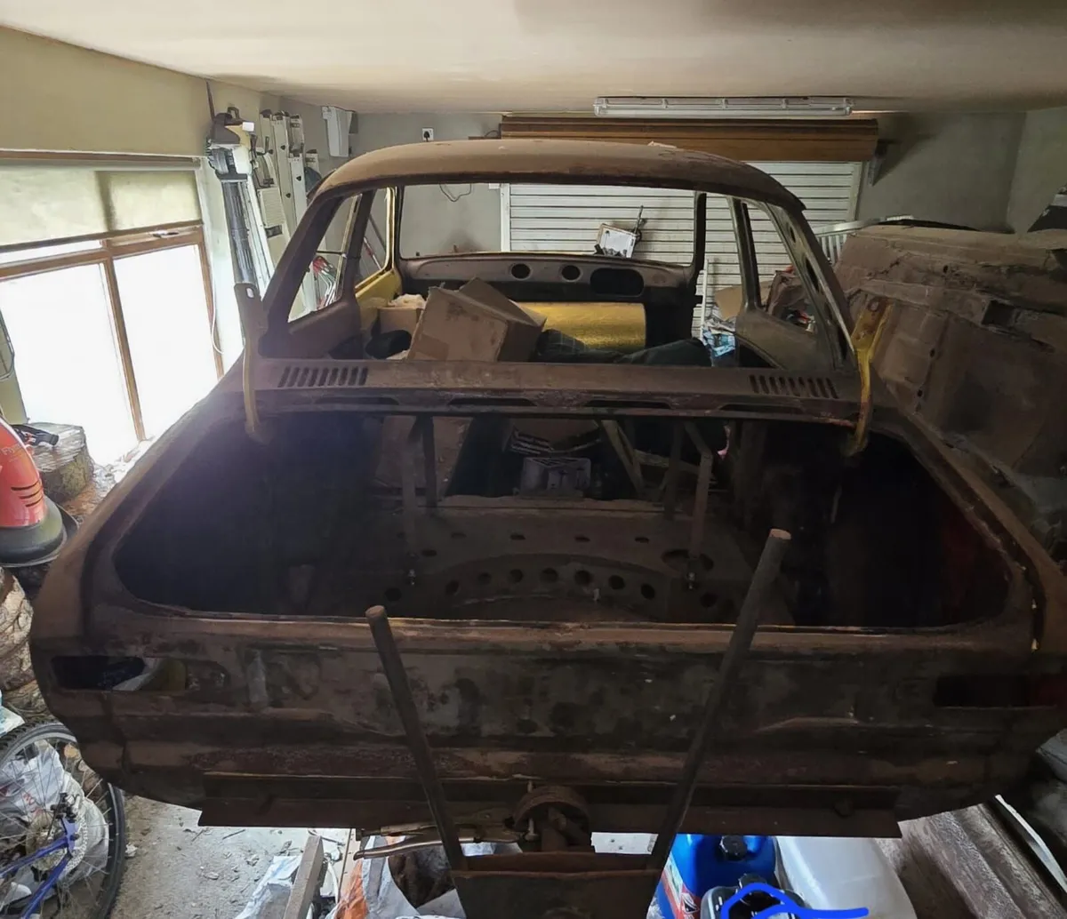 Mk 1 Escort body shells - Image 2