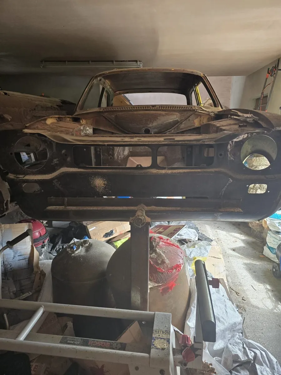 Mk 1 Escort body shells - Image 3