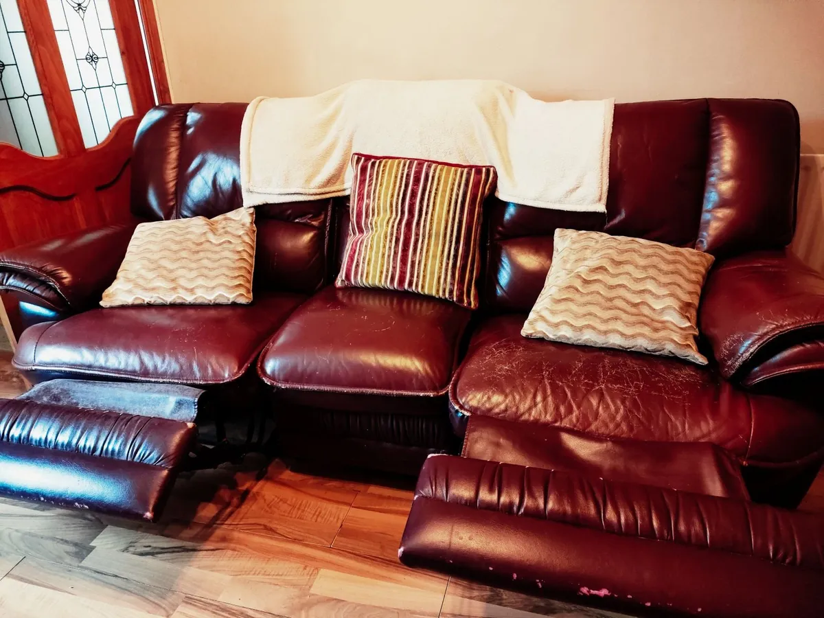 Recliner Couch & 2 recliner chairs - Image 2
