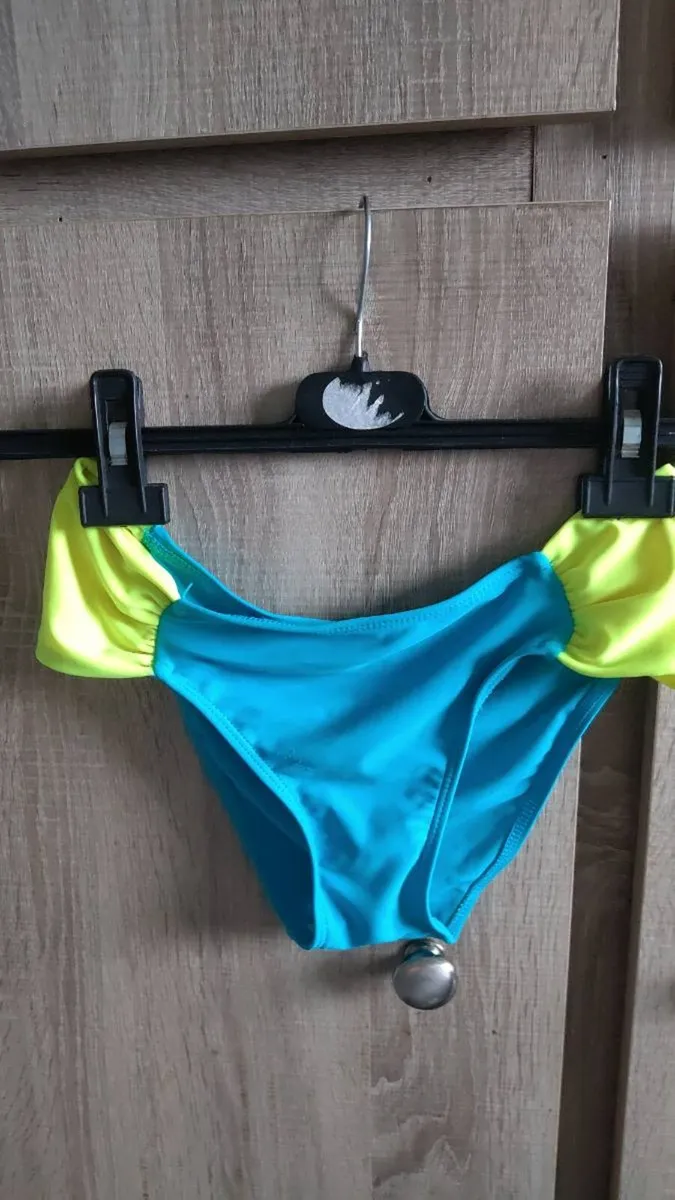 Bikini fits XS s - Image 2