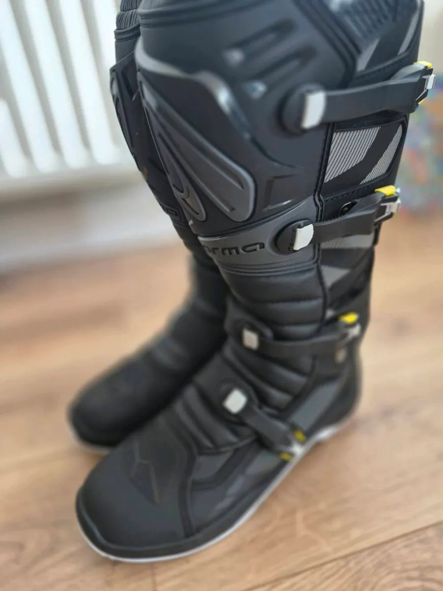 Motorbike boots - Image 1