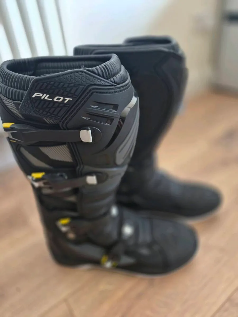 Motorbike boots - Image 2