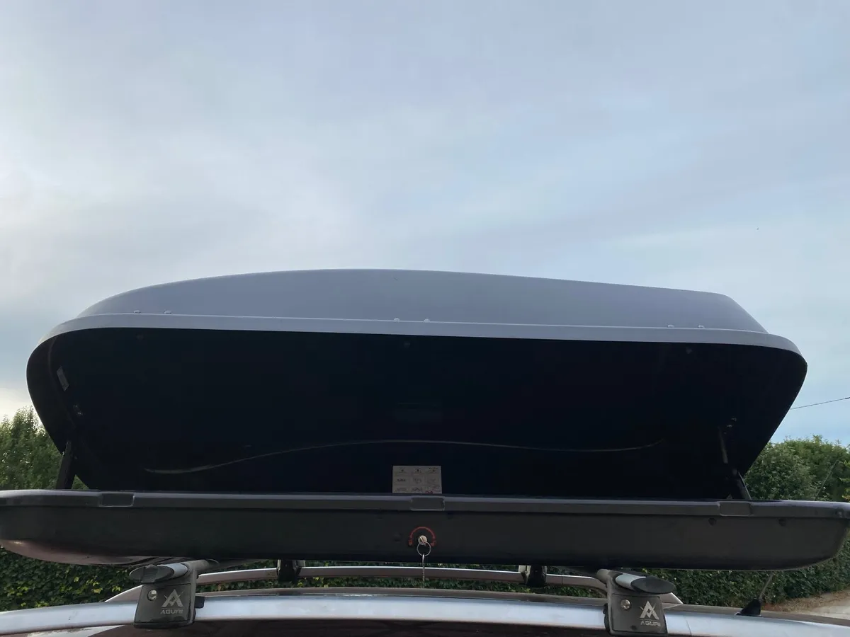 Roofbox with RoofBars and Bikerack - Image 2