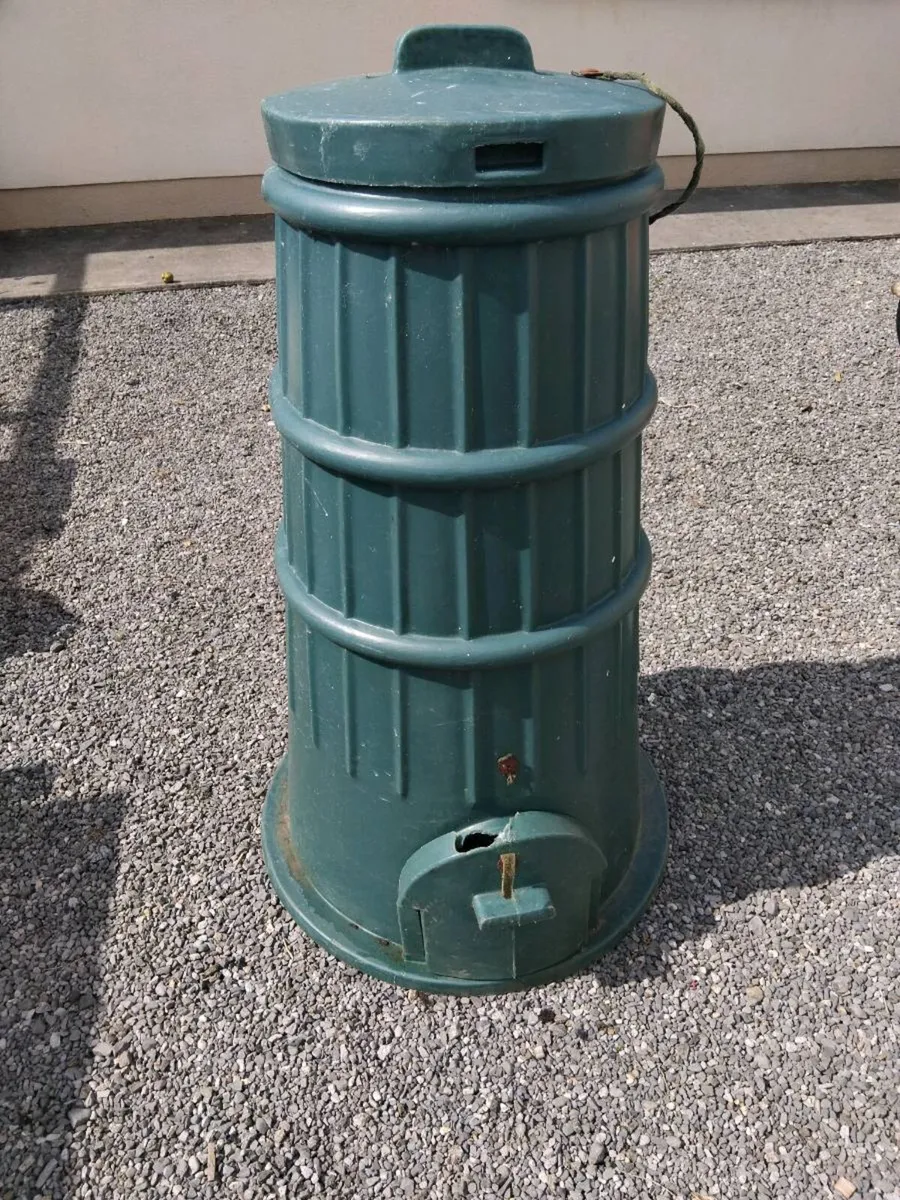 Compost bin    # FREE#