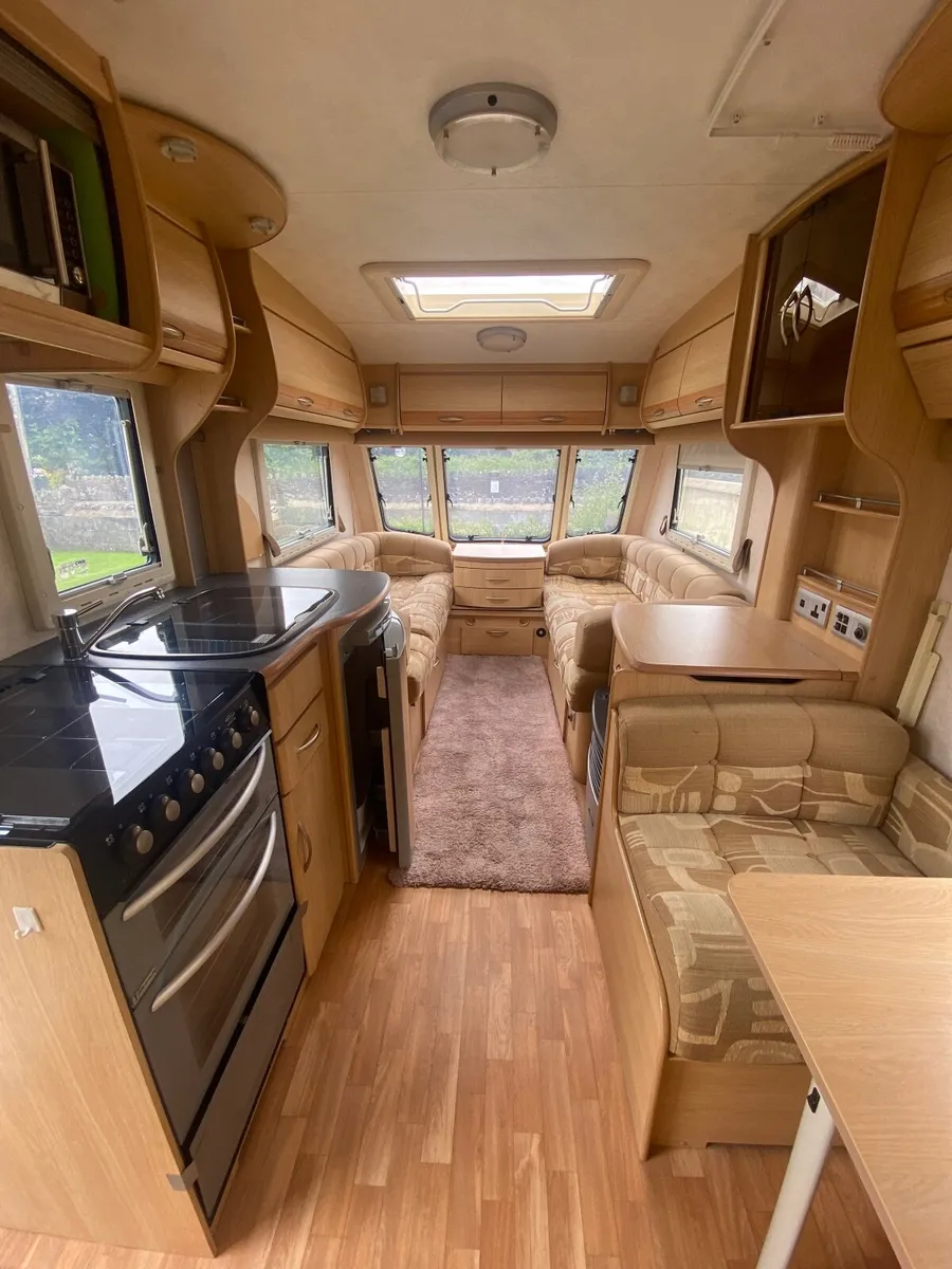 2008 4 Berth Coachman Pastiche 520/4 Caravan - Image 4