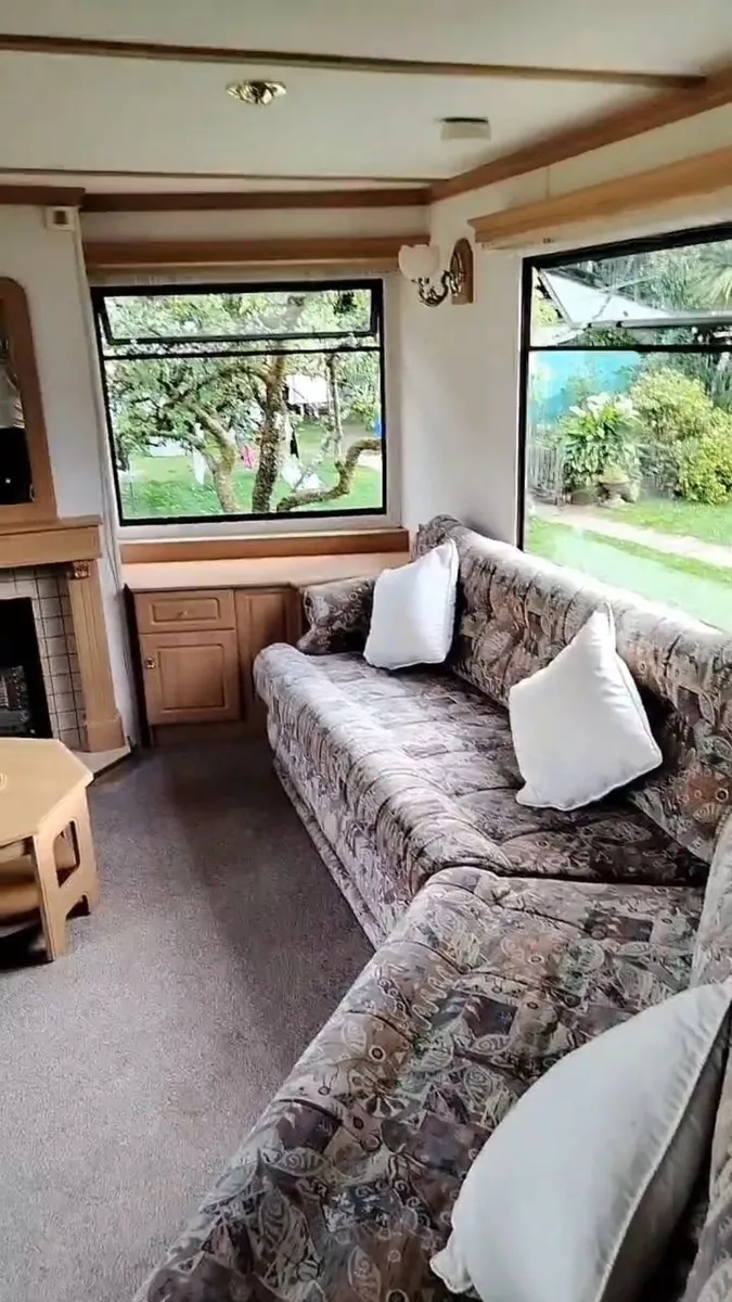 3 Bed Debonair Super Mobile home - Image 2