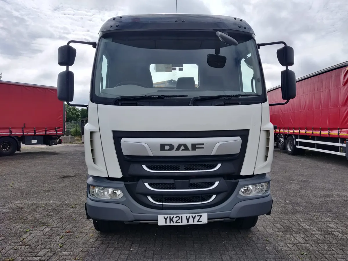 2021 DAF LF 260 18 Ton gross with twin Auger - Image 2