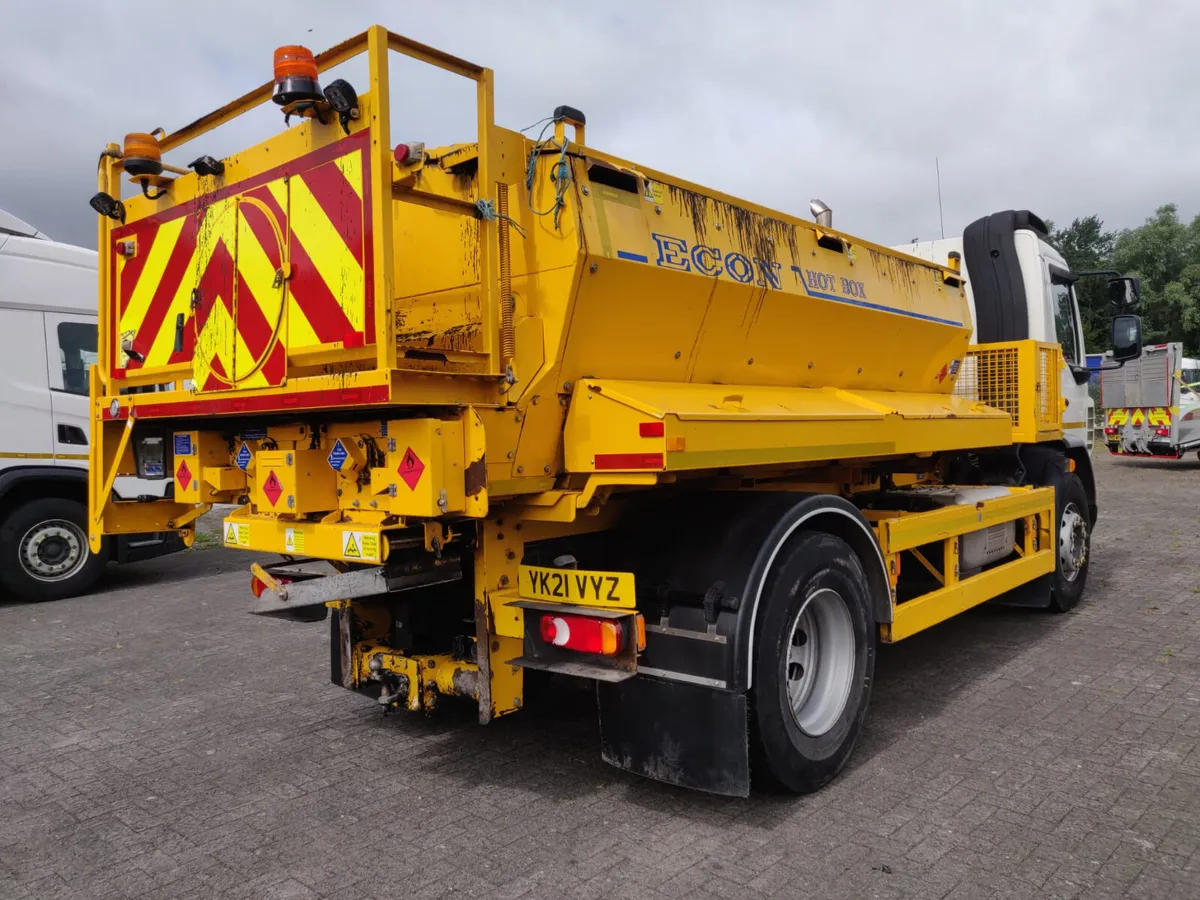 2021 DAF LF 260 18 Ton gross with twin Auger - Image 4