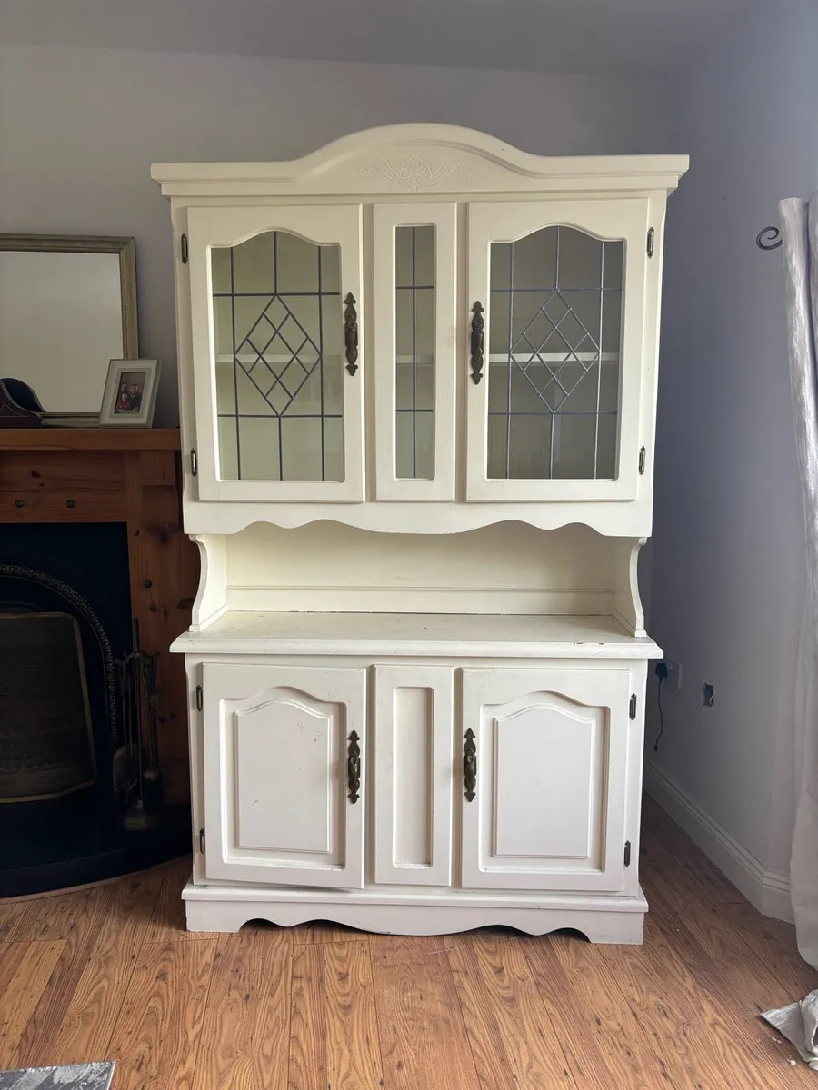Dresser - Image 1