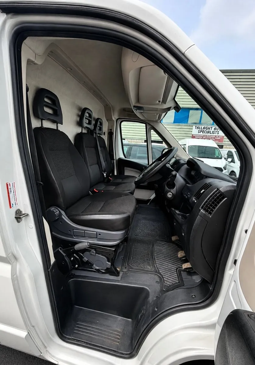 2020 Citroen Relay MWB Only 68,000Km - Image 4