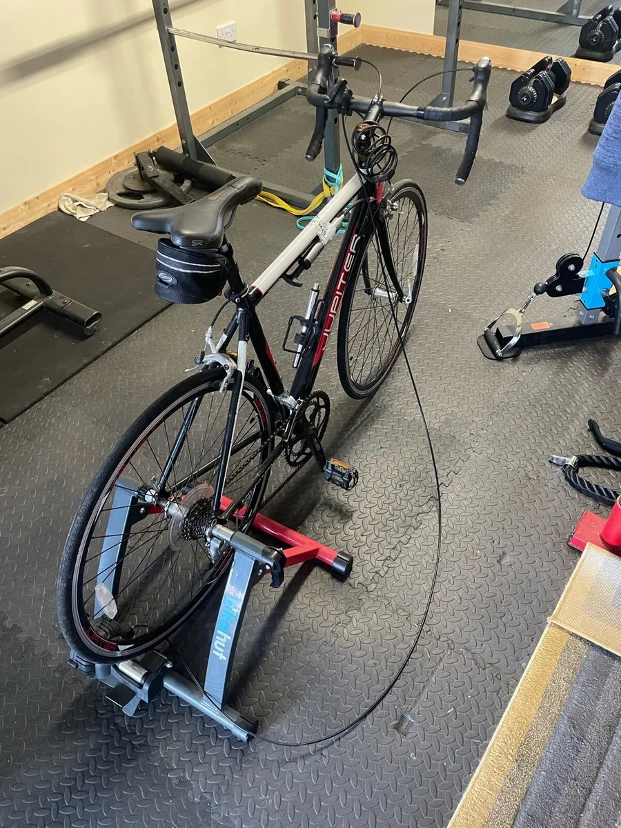 Bike and trainer - Image 4