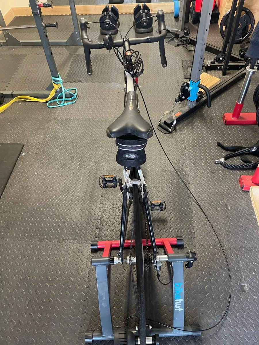 Bike and trainer - Image 3