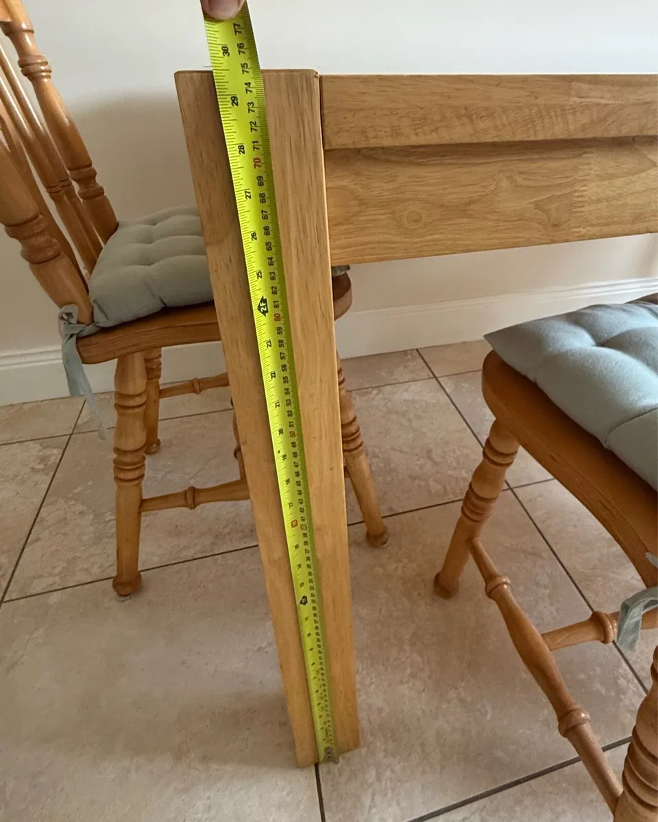 Table and 4 chairs - Image 3