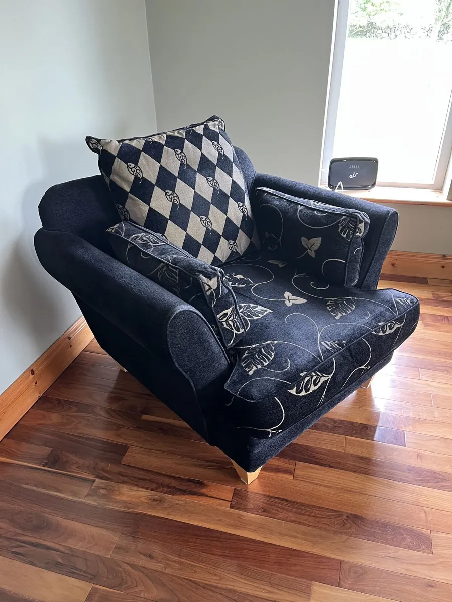 suite of furniture - Free to take away - Image 1