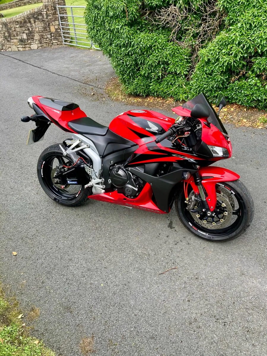 2008 Honda cbr 600rr - Image 2