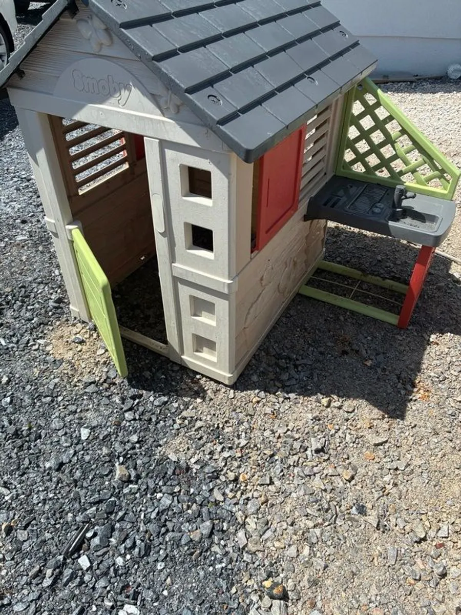 smoby playhouse with kitchen - Image 1