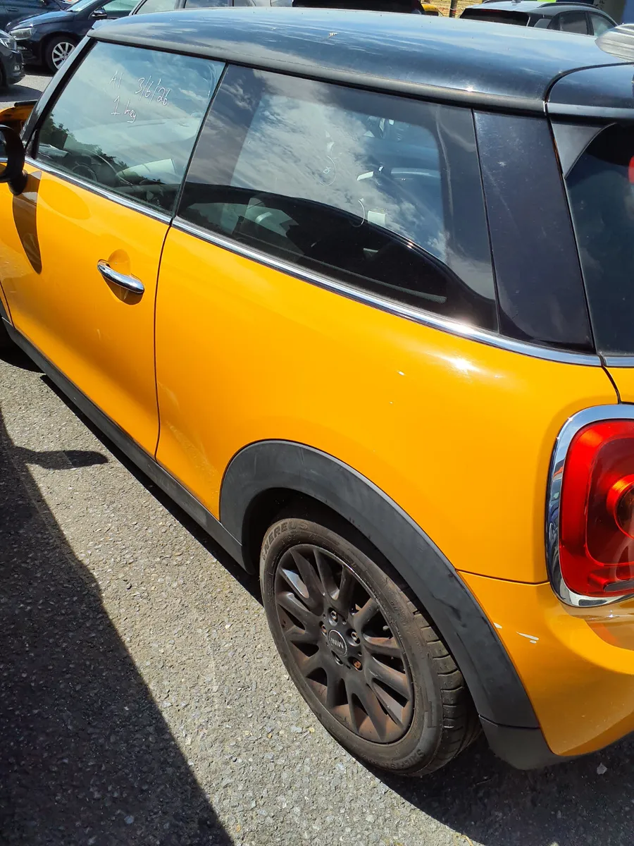 Mini Cooper 2014 light damage Driving - Image 4