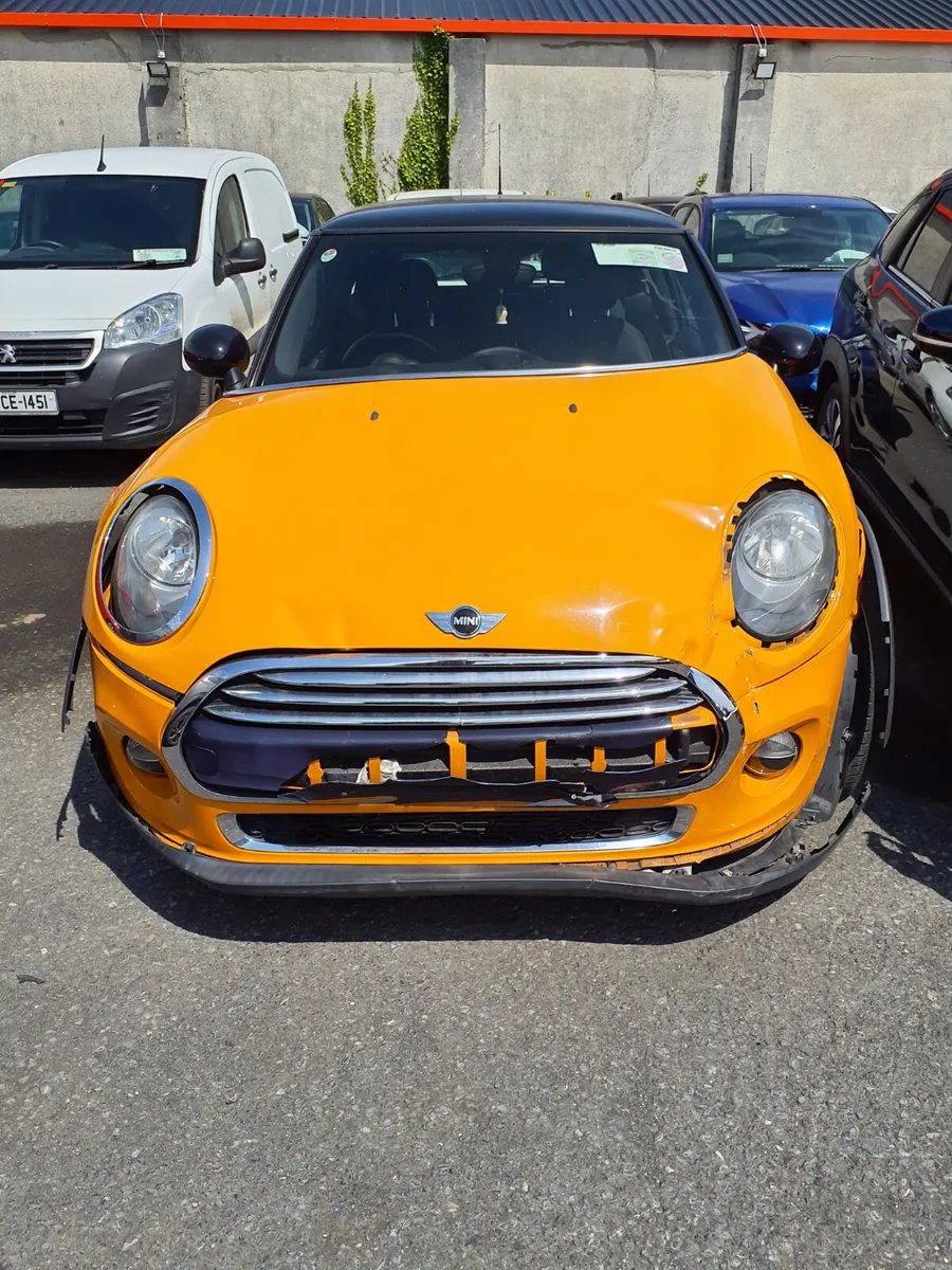 Mini Cooper 2014 light damage Driving - Image 1
