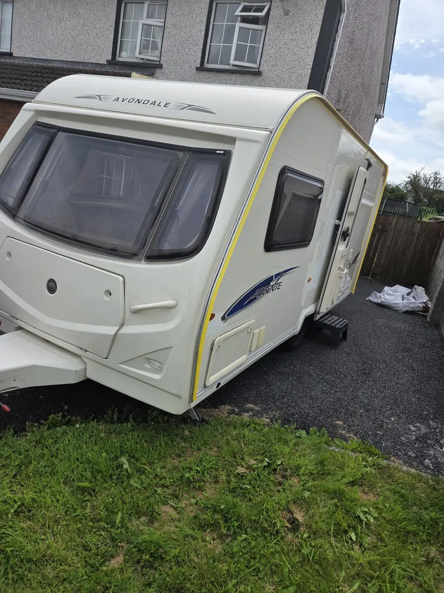 2008 AVONDALE 2 BERTH CARAVAN - Image 2