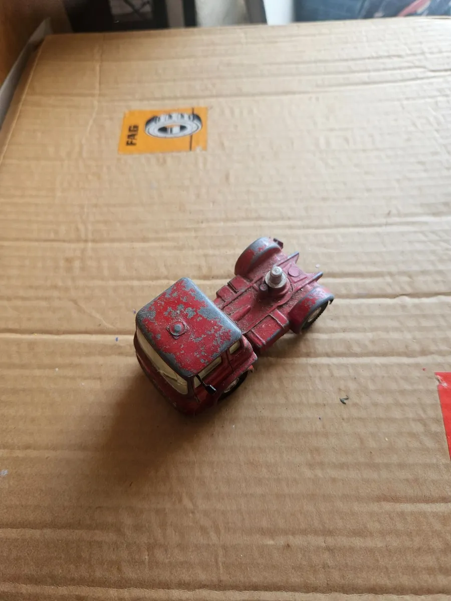 Corgi Chipperfields Circus Truck - Image 1