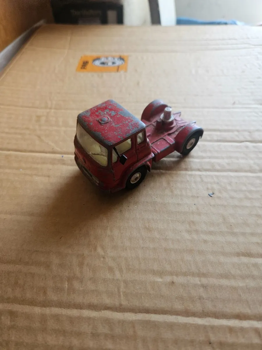 Corgi Chipperfields Circus Truck - Image 2