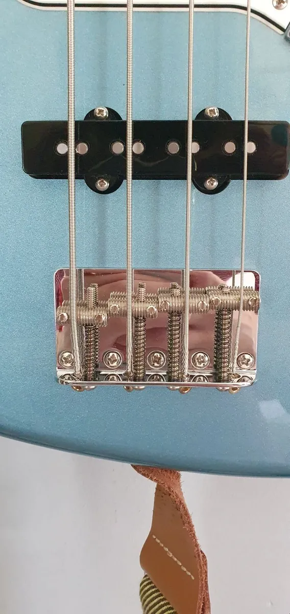Fender jaguar bass - Image 3