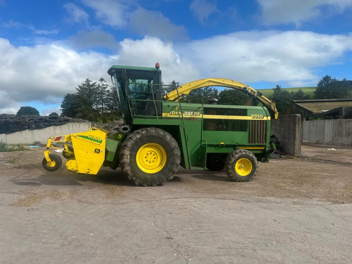 John Deere 6950 - Image 1