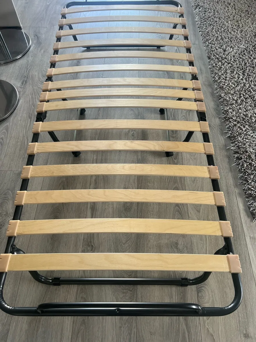 Single bed - Image 2