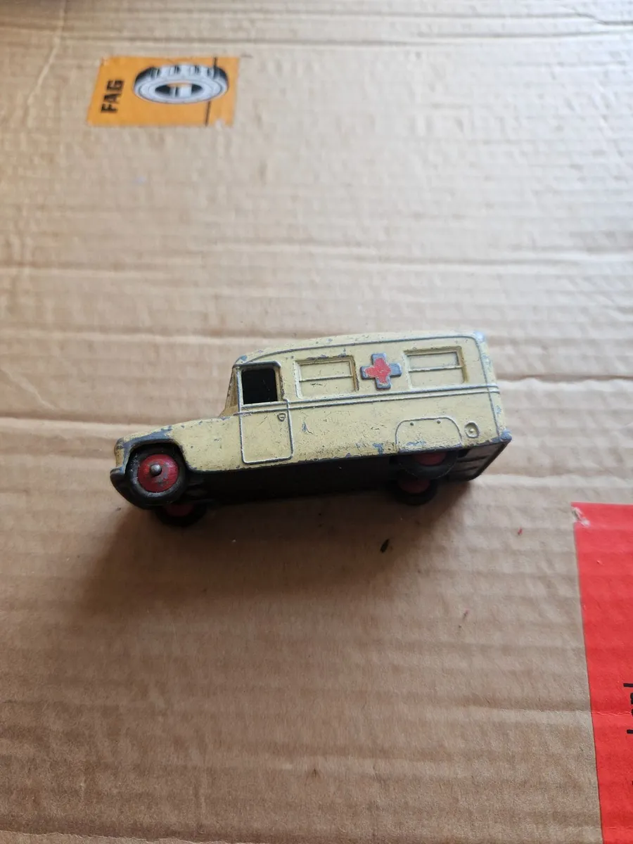 Dinky 1950's Ambulance - Image 2