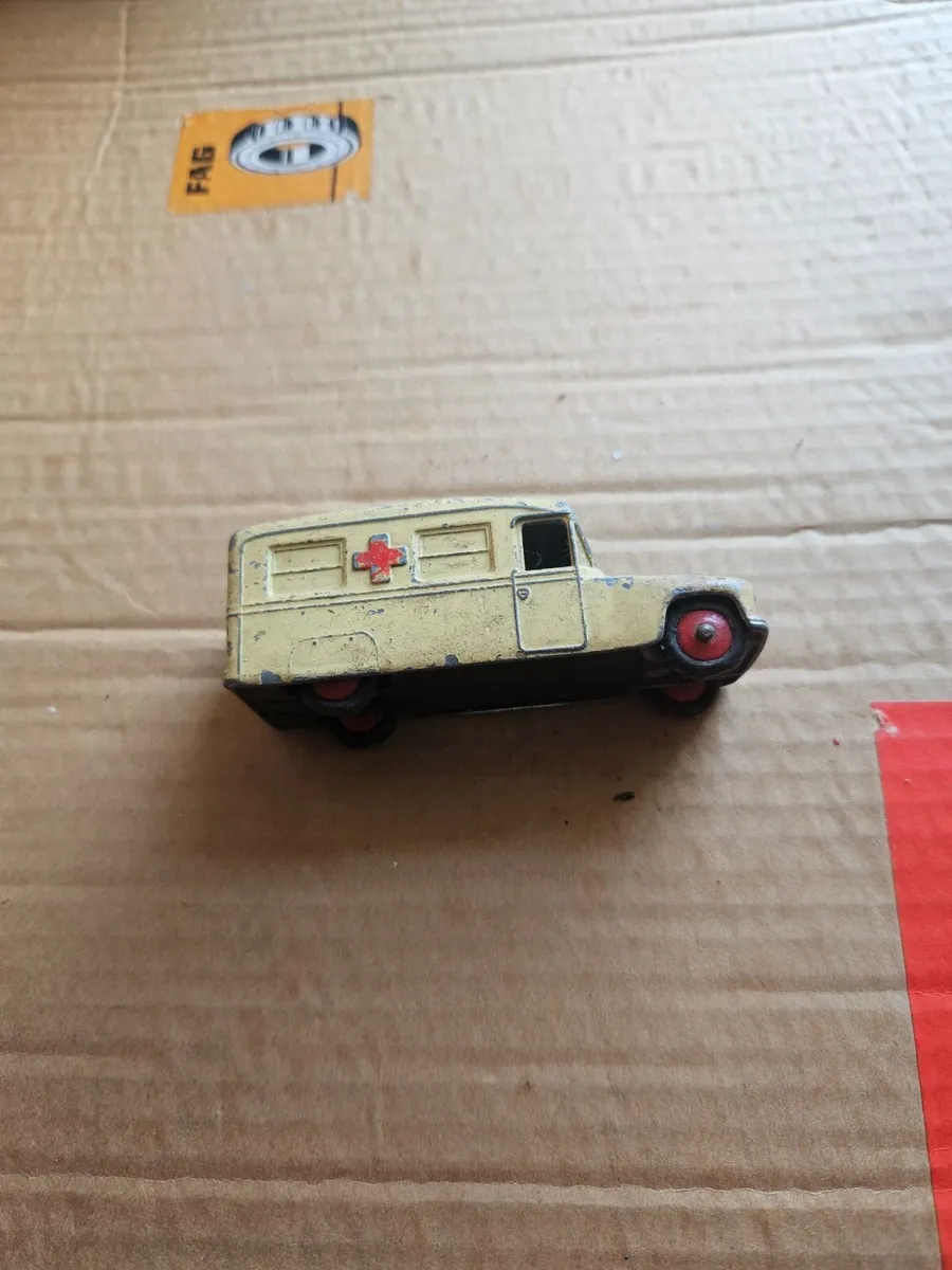 Dinky 1950's Ambulance - Image 1