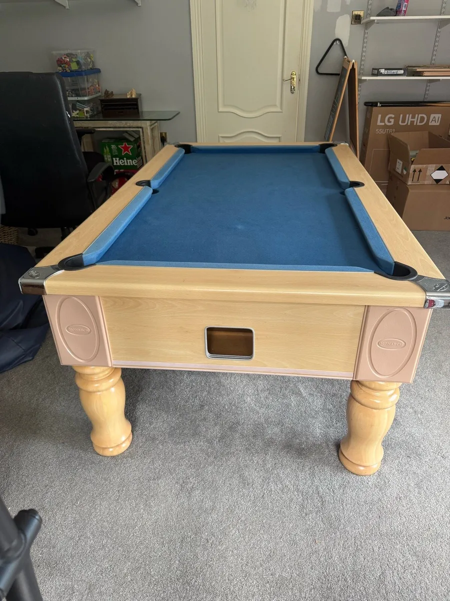 Pool table - Image 4
