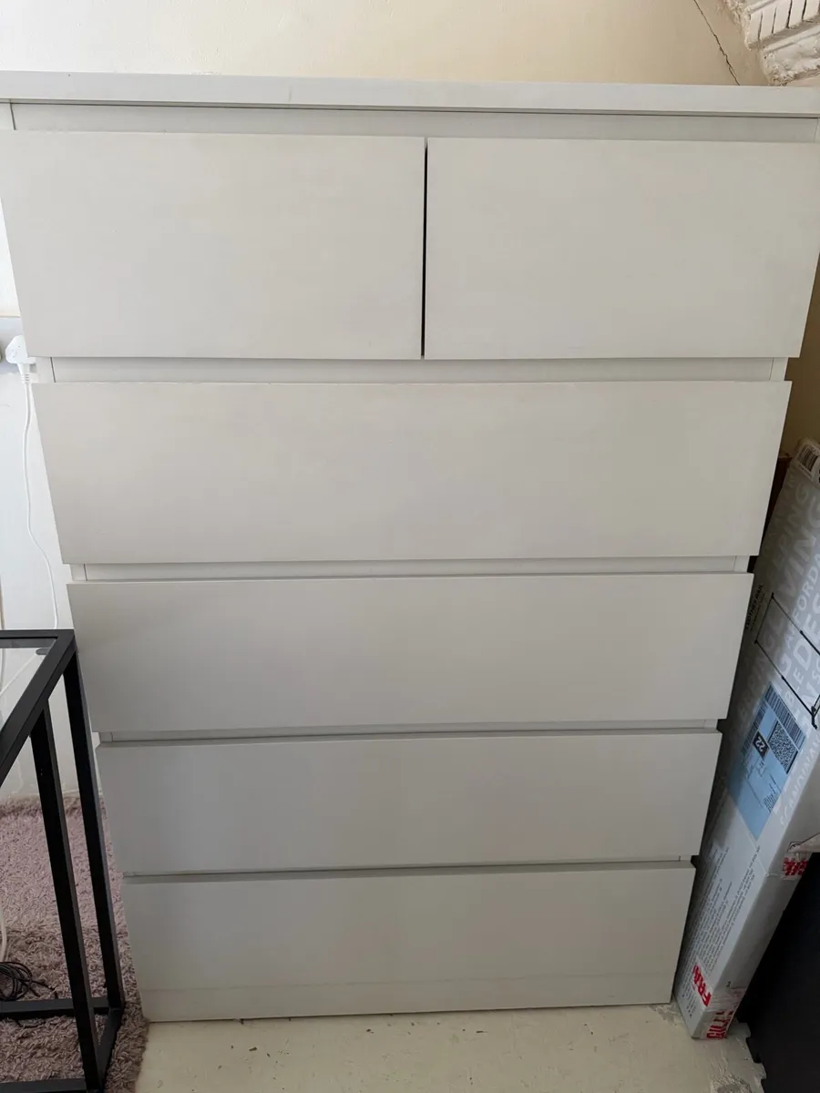 Chest of drawers - Image 1