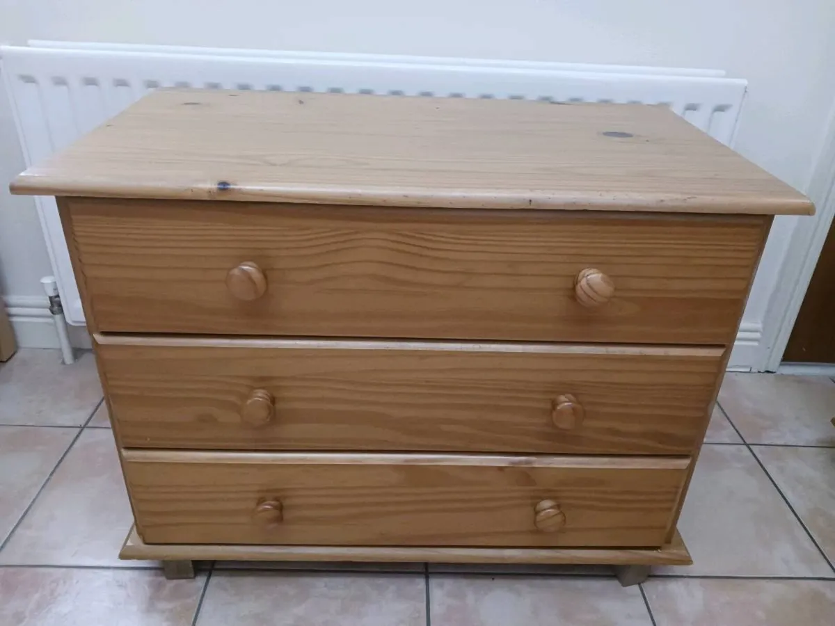 Chest of drawers - Image 1