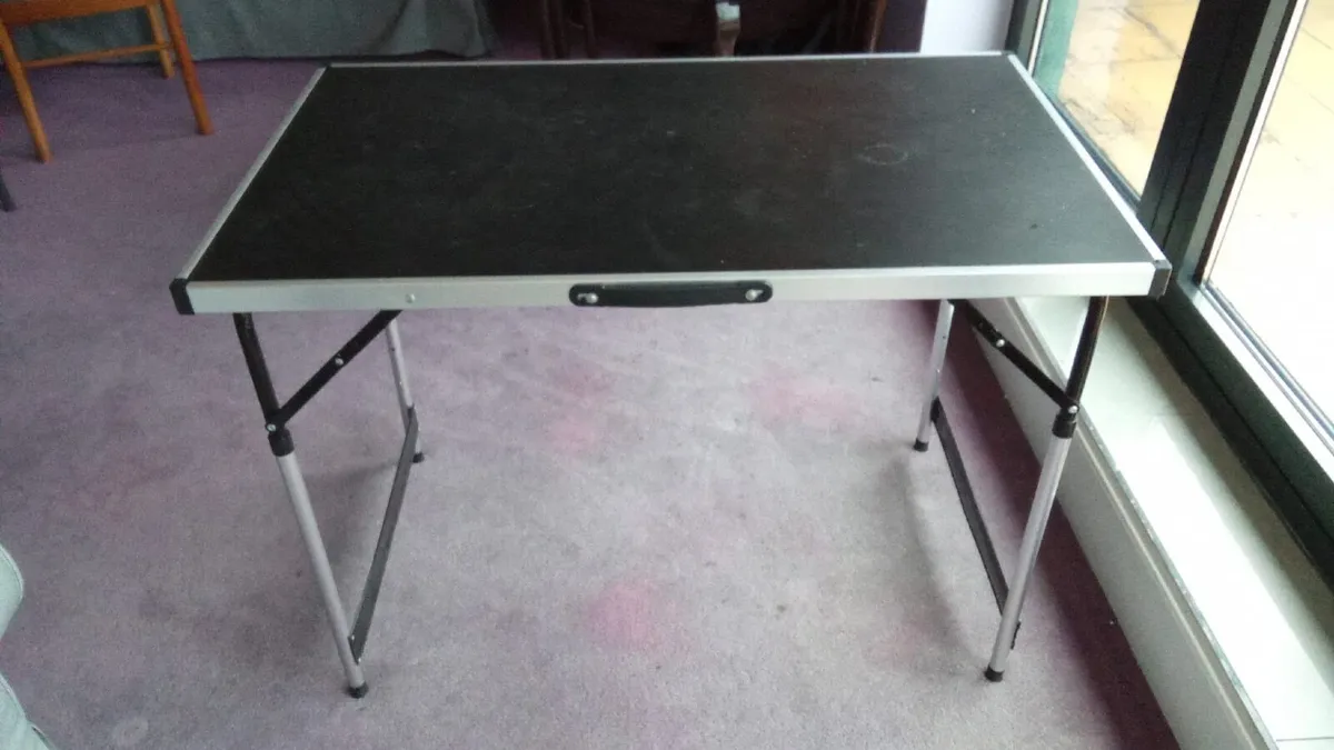 Trestle table - Image 1